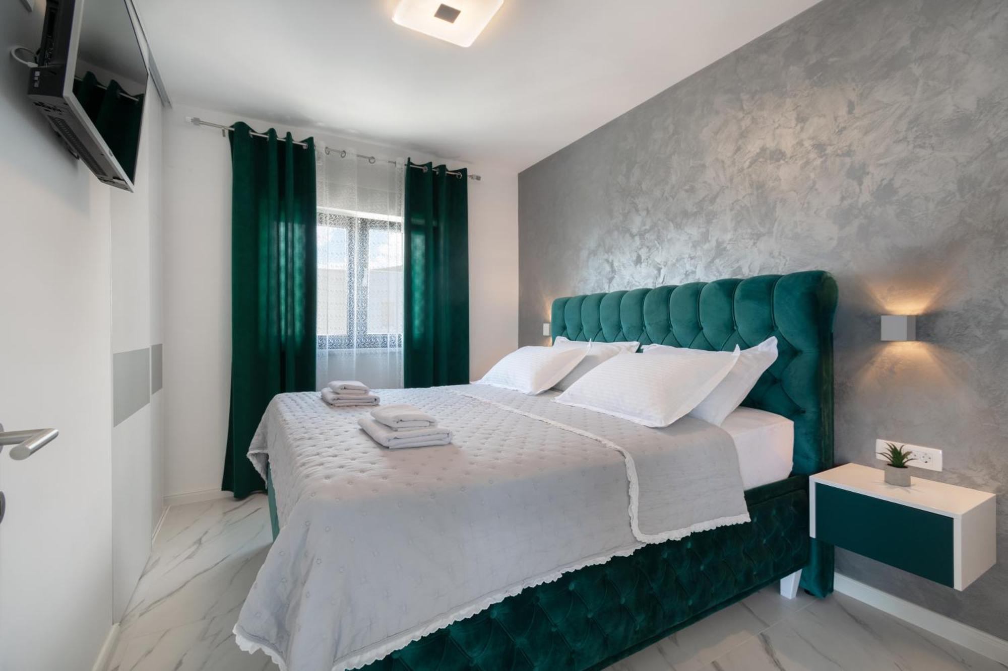 Appartement Lux Penthouse Panoramic View With Jacuzzi à Makarska Extérieur photo